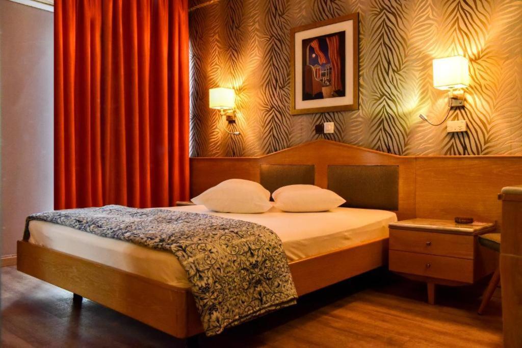 Eva Hotel Piraeus Ngoại thất bức ảnh