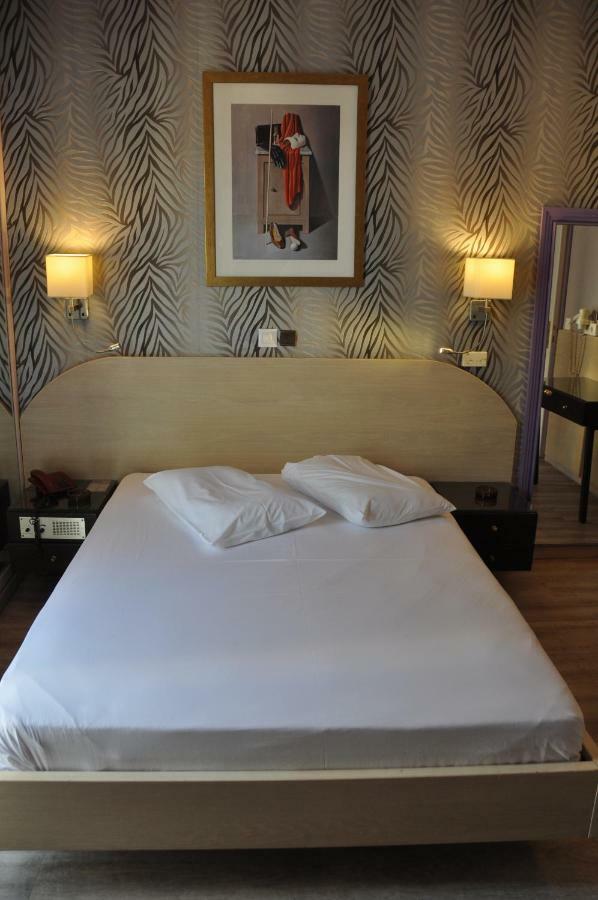 Eva Hotel Piraeus Ngoại thất bức ảnh